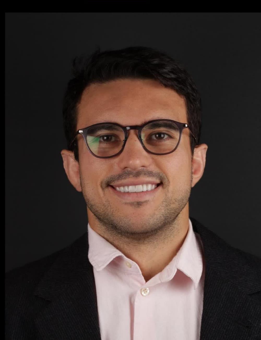 Dr. Guilherme Zanovelli — Cirurgião Bucomaxilofacial & Implantodontista